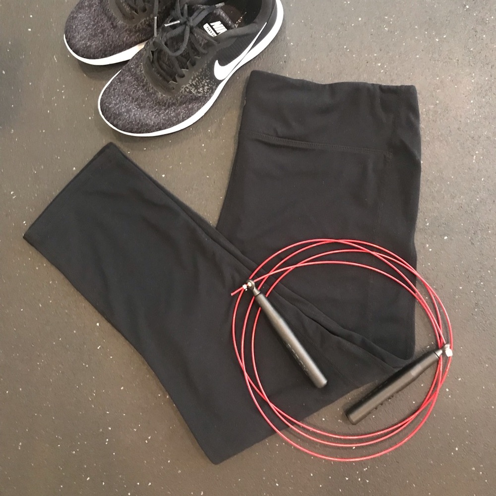 Black Capri GapFit Workout Leggings